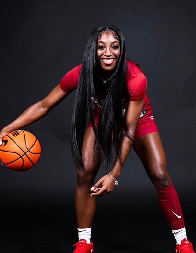 Tiarra East  2/1 - 183 cm 